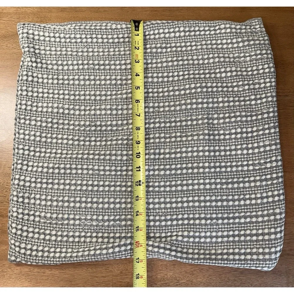 Pottery Barn Gray White Textured Woven Cotton 18x18 Square Decorate Pillow Cover